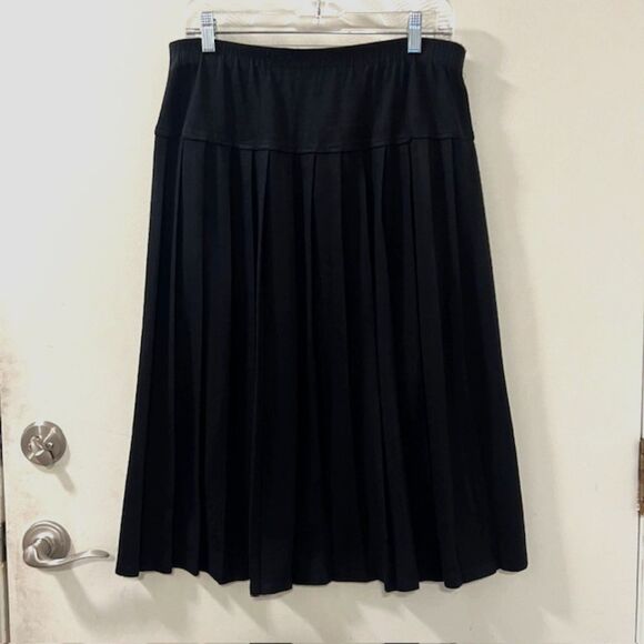 Alfred Dunner Womens Black Elastic Waist Pleated Knee Length Skirt Size 14 USA - Picture 3 of 7
